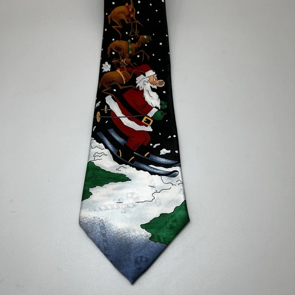 Vintage Hallmark Novel Ties by MMG Christmas Reindeer Santa Skiing‎ Necktie
